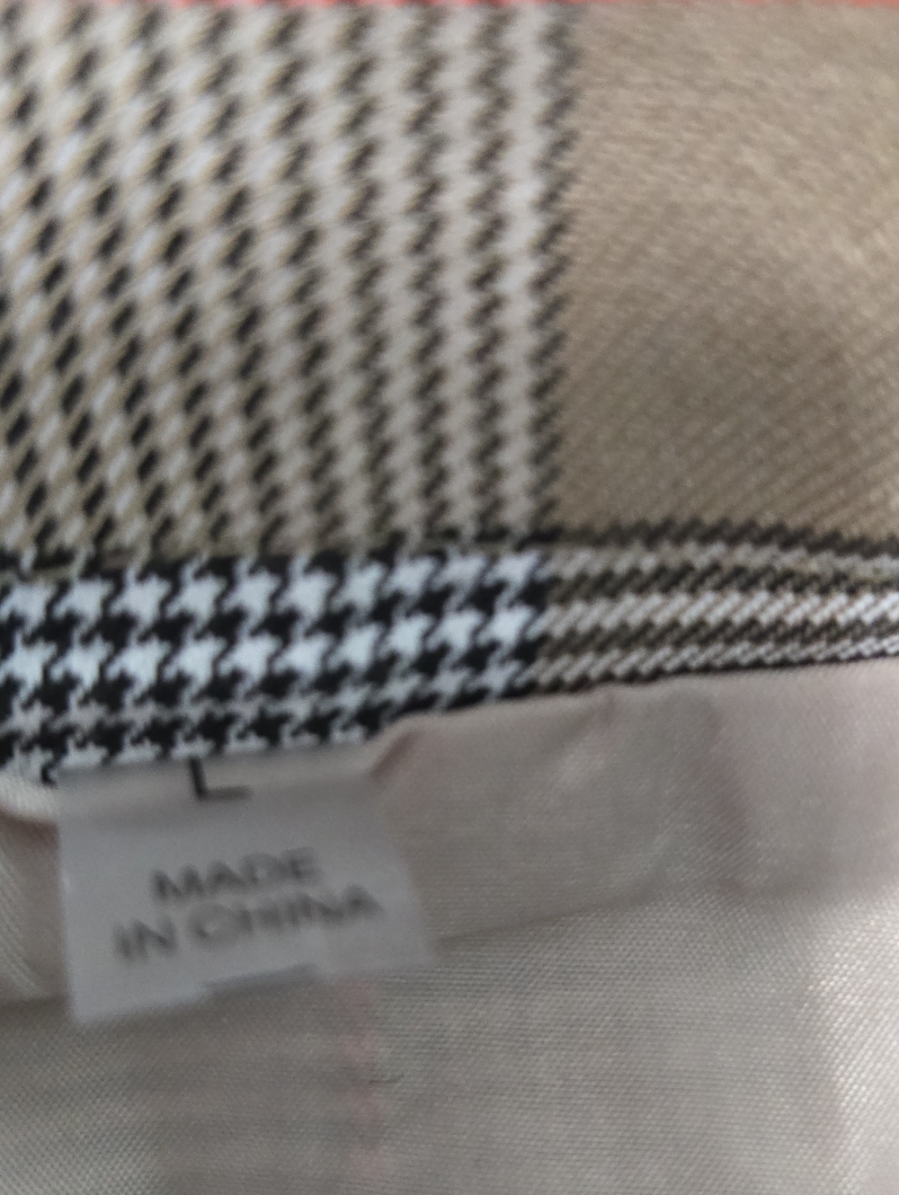 Bagatelle Beige Plaid Pleated Skirt with Subtle Red Accents Sz L - Picture 6 of 7